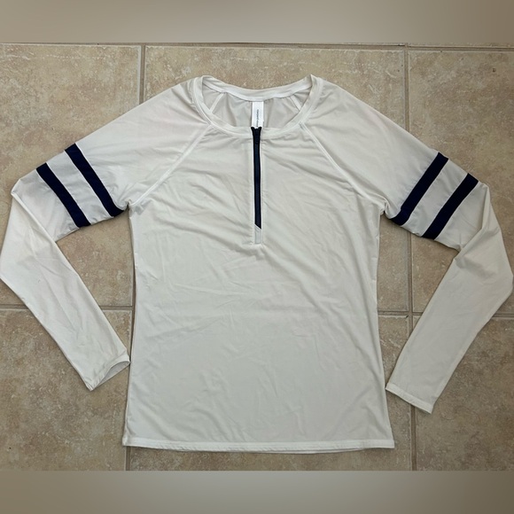 Vineyard Vines Women’s long sleeve Swim Skirt/Rash Guard Size Small - Picture 2 of 6